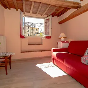 Casa Anfiteatro , Lucca Italy